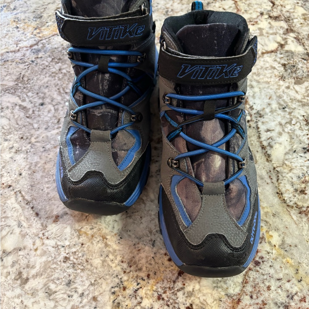 Outdoor Adventure Shoes - Black and Blue
